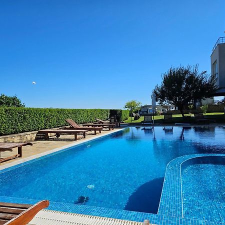סוזופול High In The Sky Apartments מראה חיצוני תמונה
